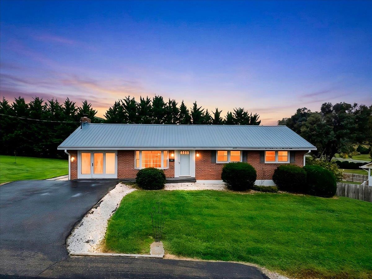 7372 Joyce Way Fairlawn VA 24141