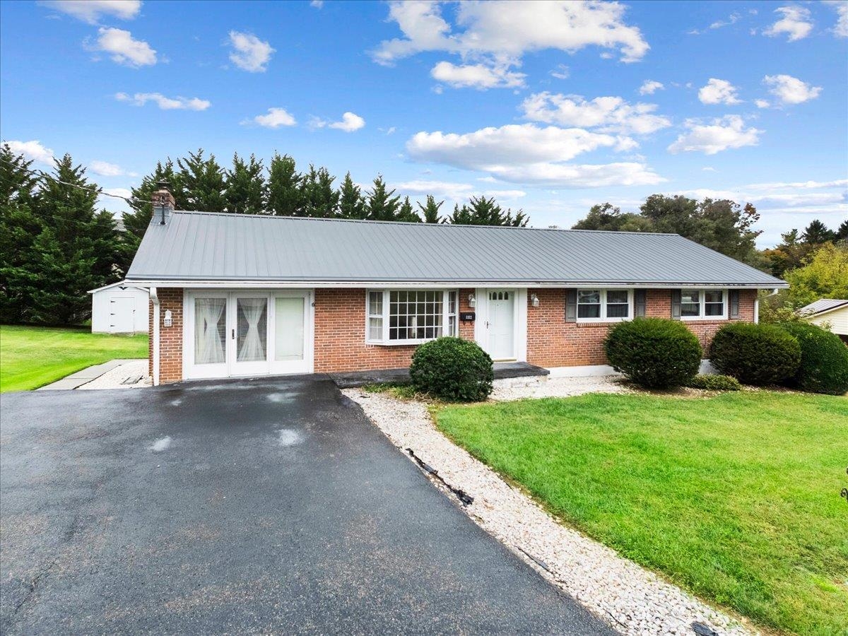 7372 Joyce Way Fairlawn VA 24141