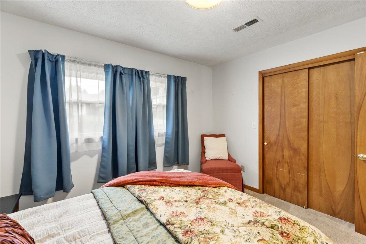 7372 Joyce Way Fairlawn VA 24141