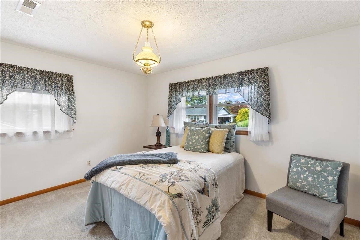 7372 Joyce Way Fairlawn VA 24141