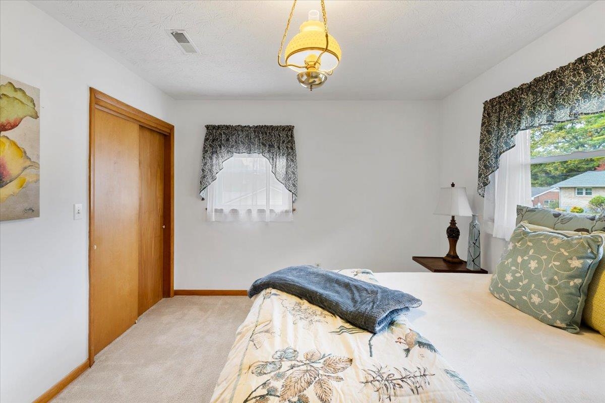 7372 Joyce Way Fairlawn VA 24141