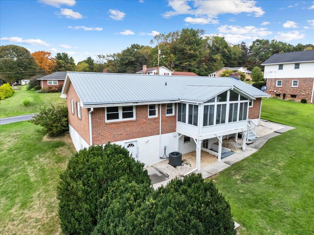 7372 Joyce Way Fairlawn VA 24141