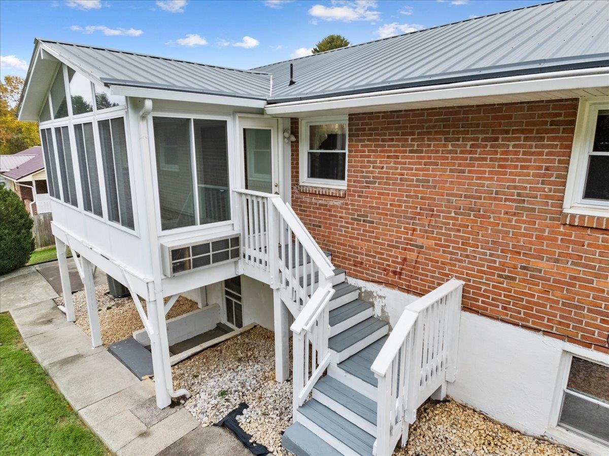 7372 Joyce Way Fairlawn VA 24141