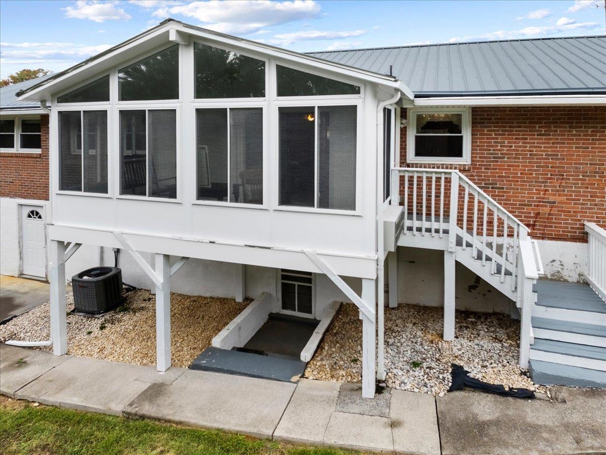 7372 Joyce Way Fairlawn VA 24141