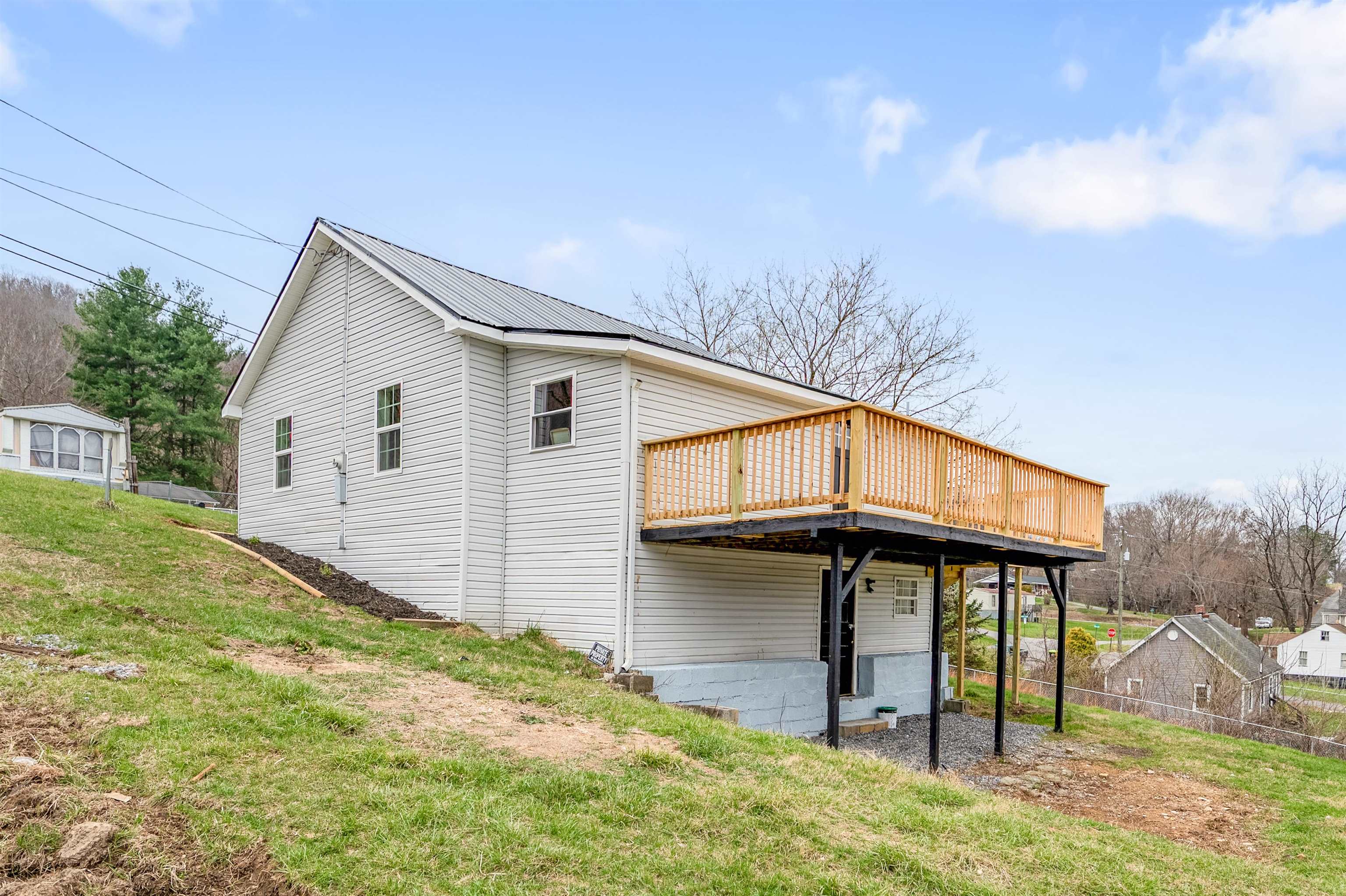 1009 Fifth Street Pulaski VA 24301
