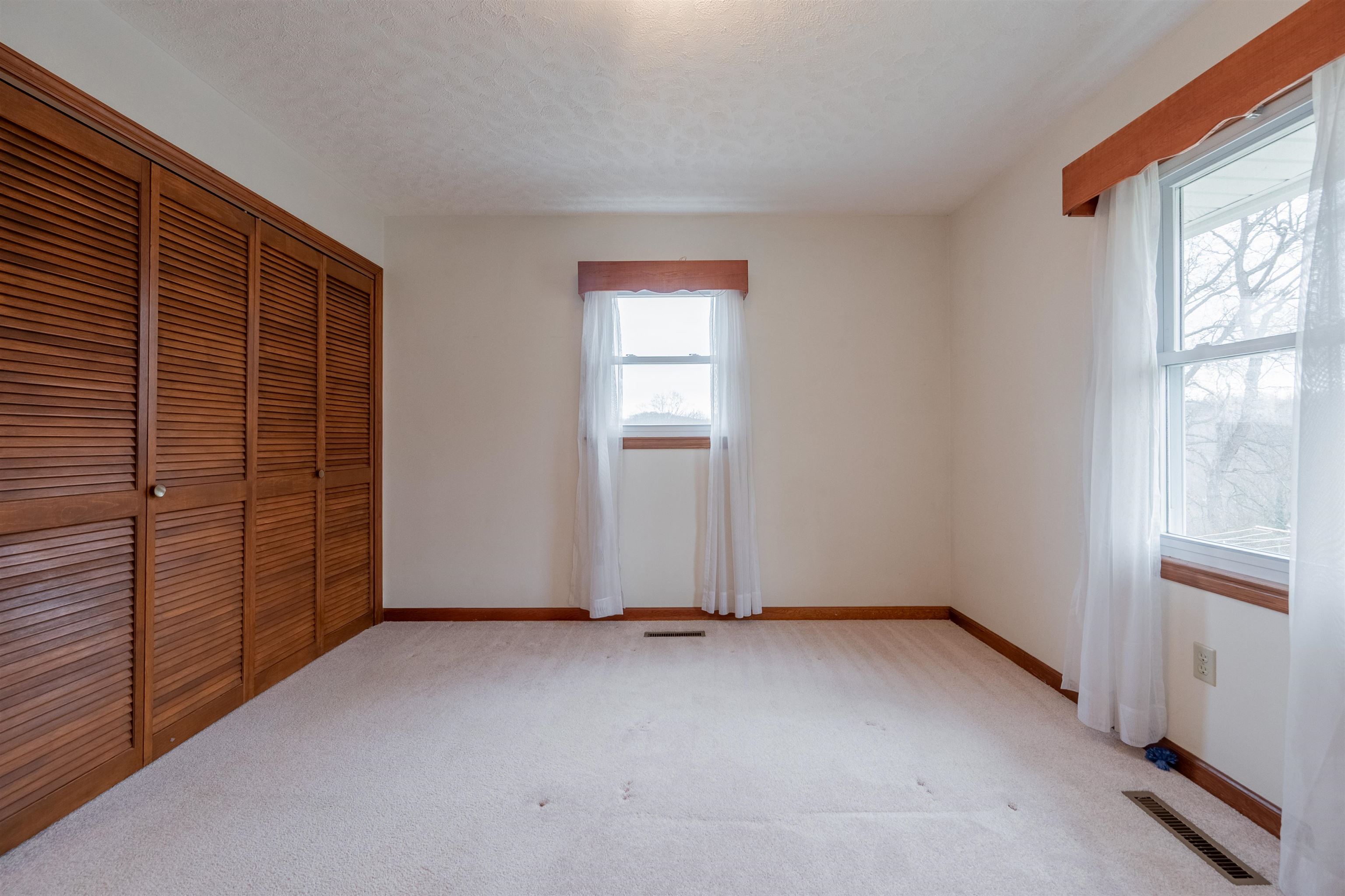 236 Smith Street Pembroke VA 24136