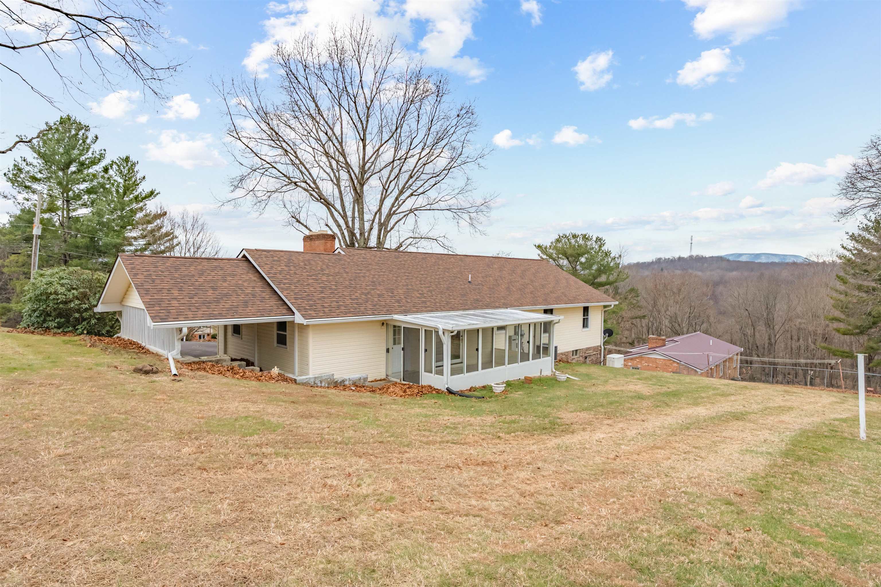 236 Smith Street Pembroke VA 24136