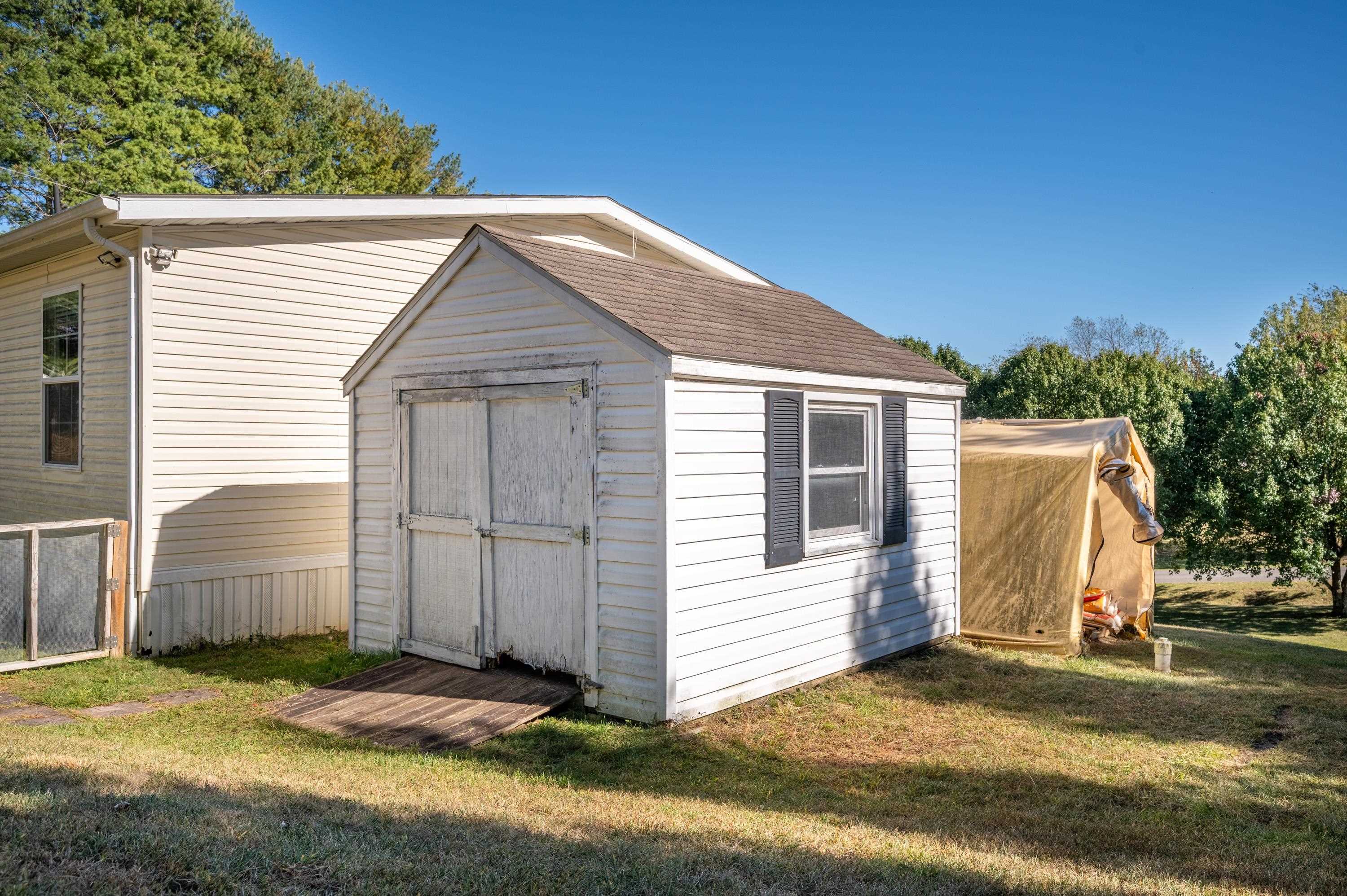 589 Davis Valley Road Rural Retreat VA 24368