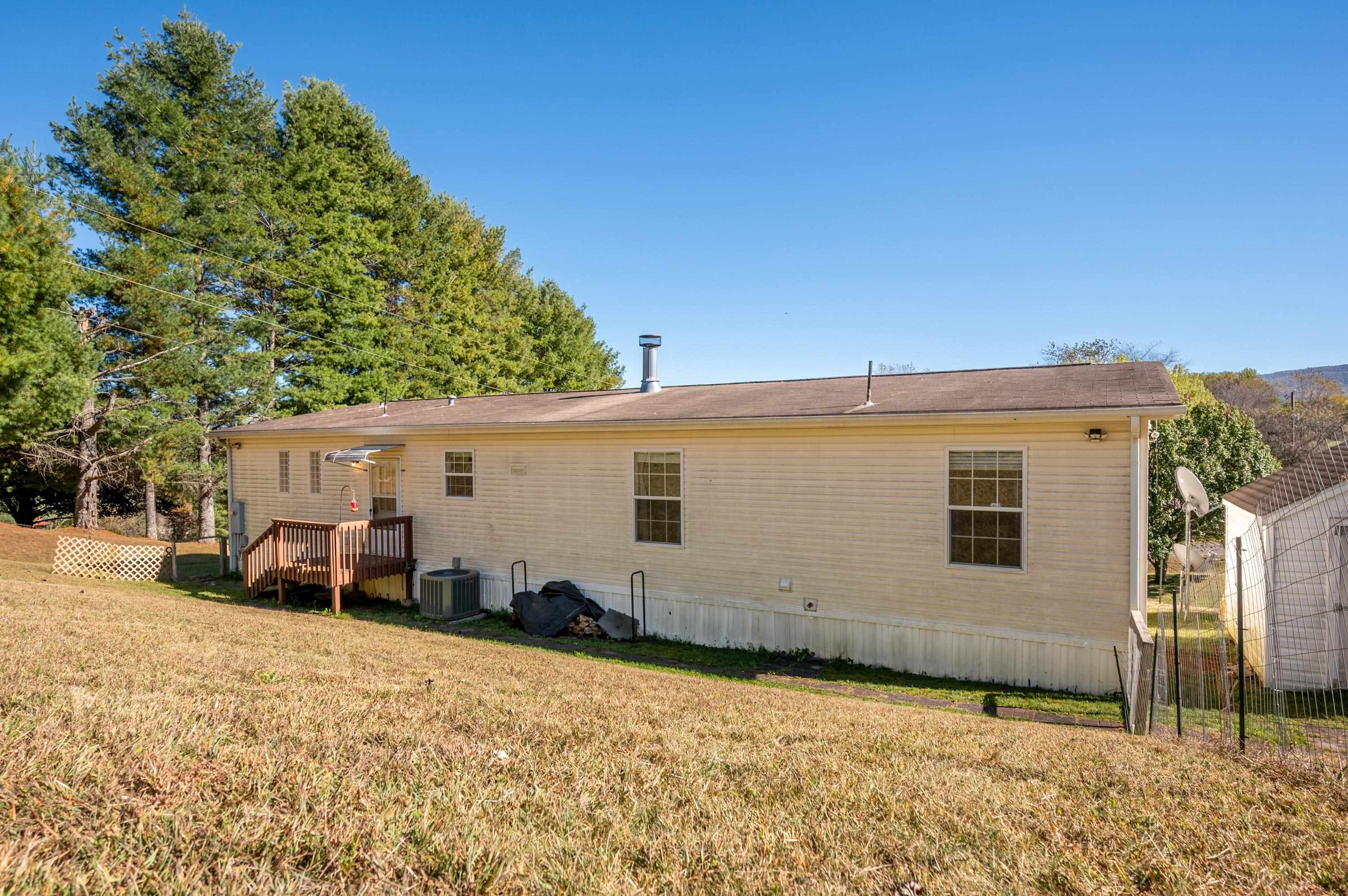 589 Davis Valley Road Rural Retreat VA 24368