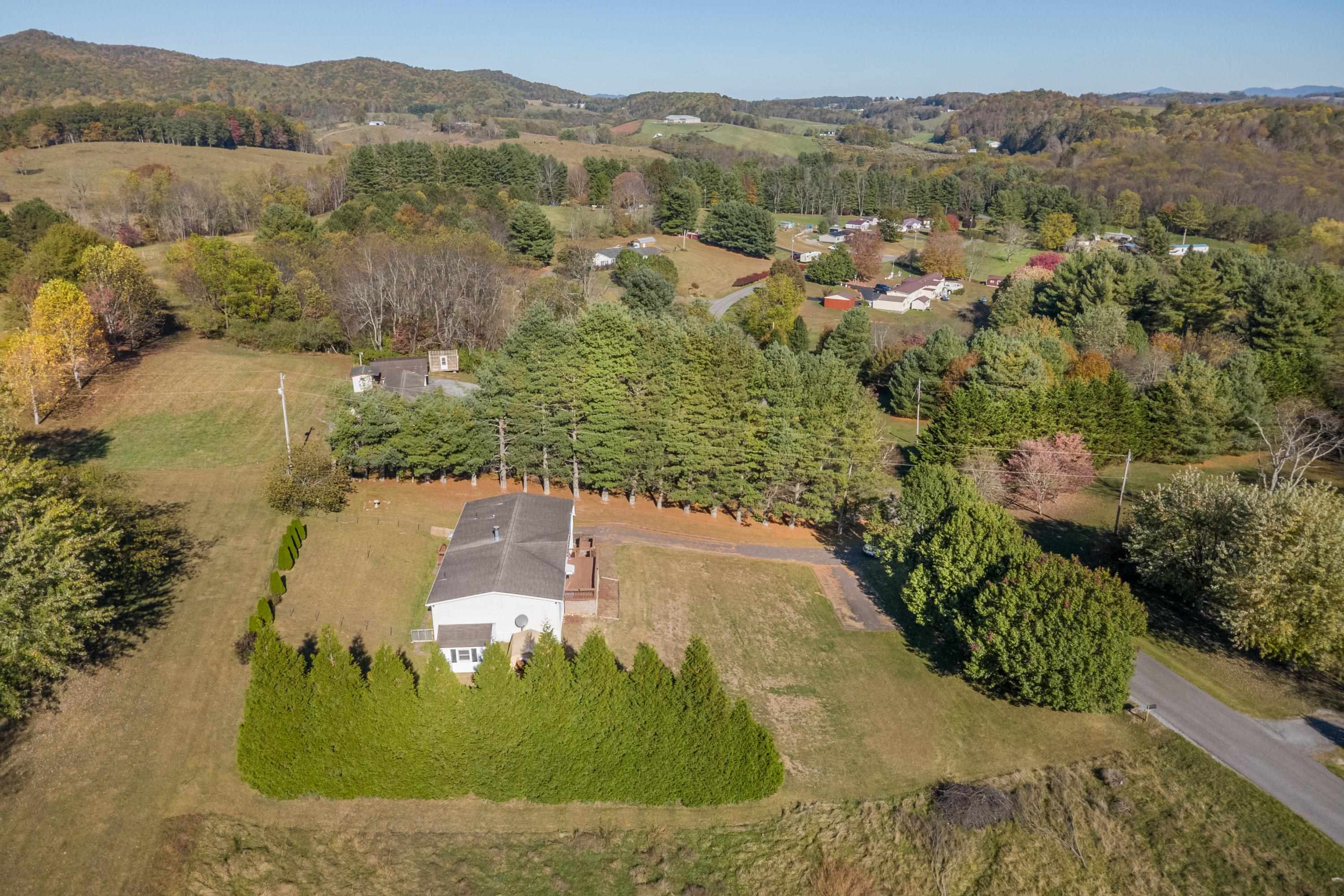 589 Davis Valley Road Rural Retreat VA 24368