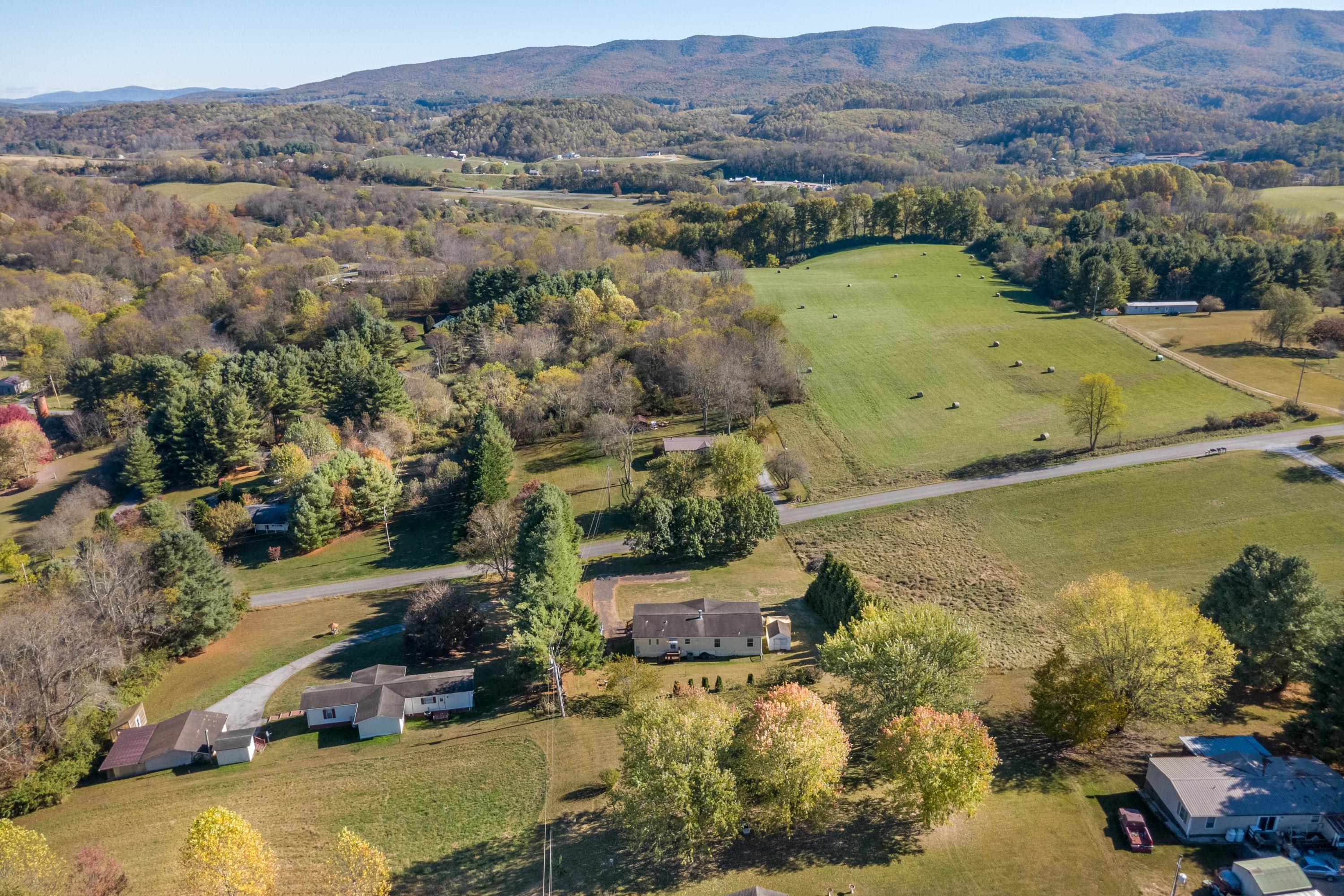 589 Davis Valley Road Rural Retreat VA 24368