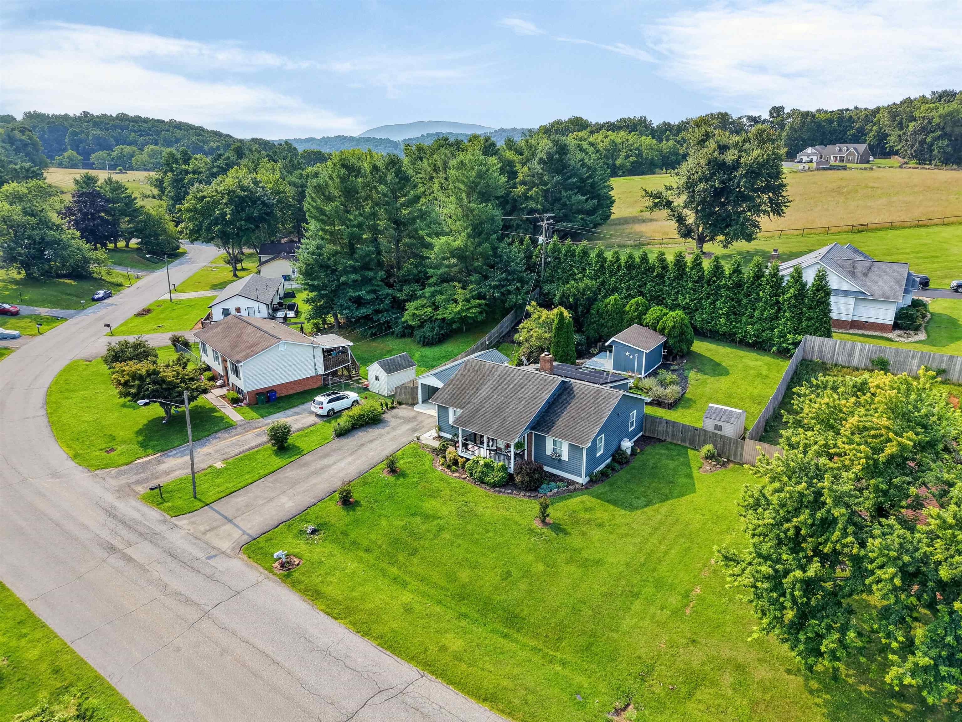 2405 Glade Drive SE Christiansburg VA 24073