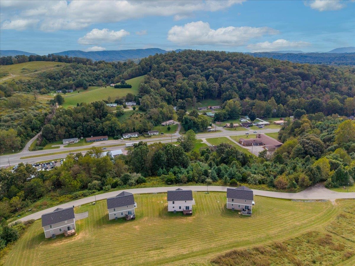 186 Redwood Drive Pembroke VA 24136