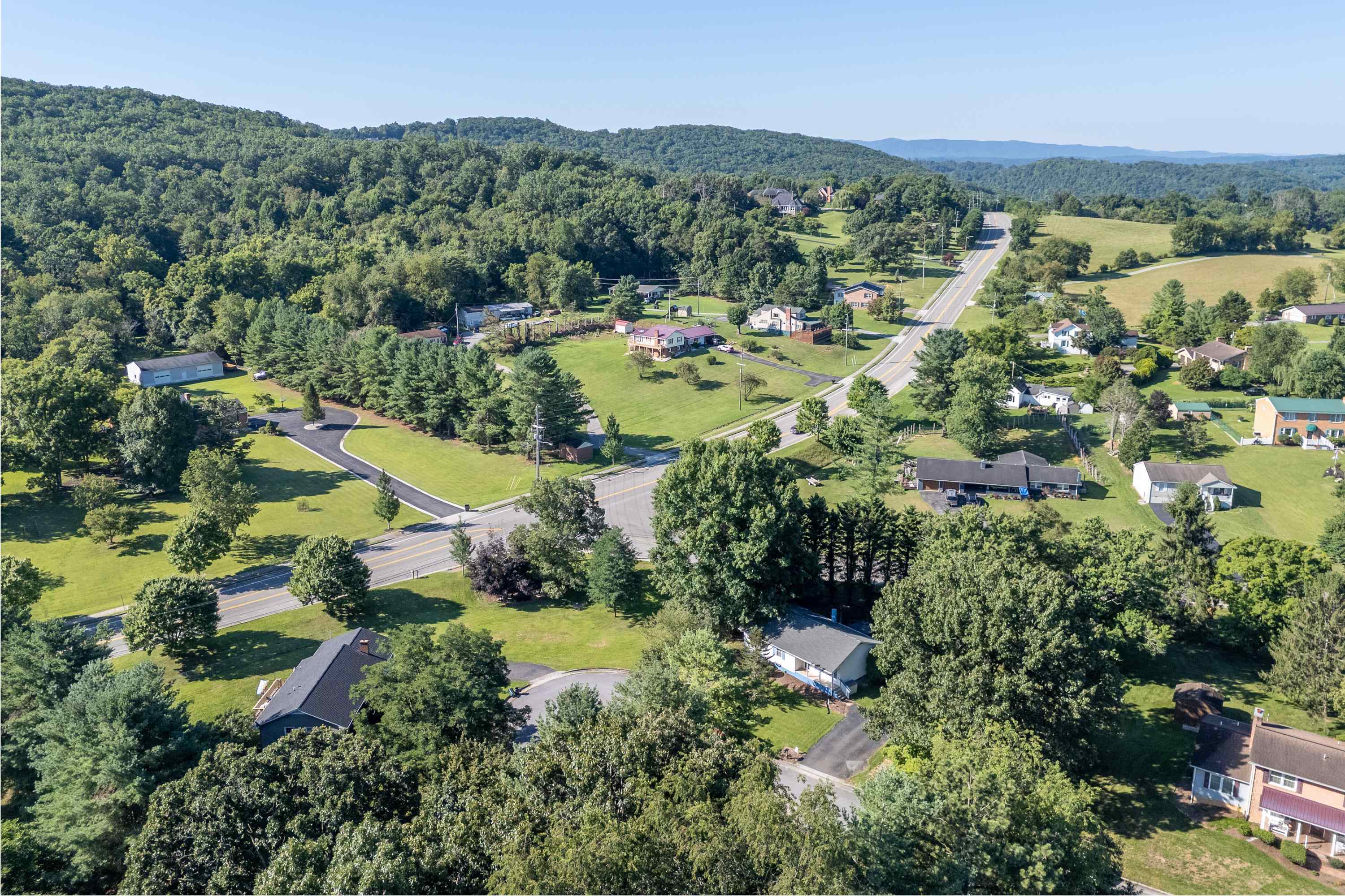 2116 Charlton Lane Radford VA 24141