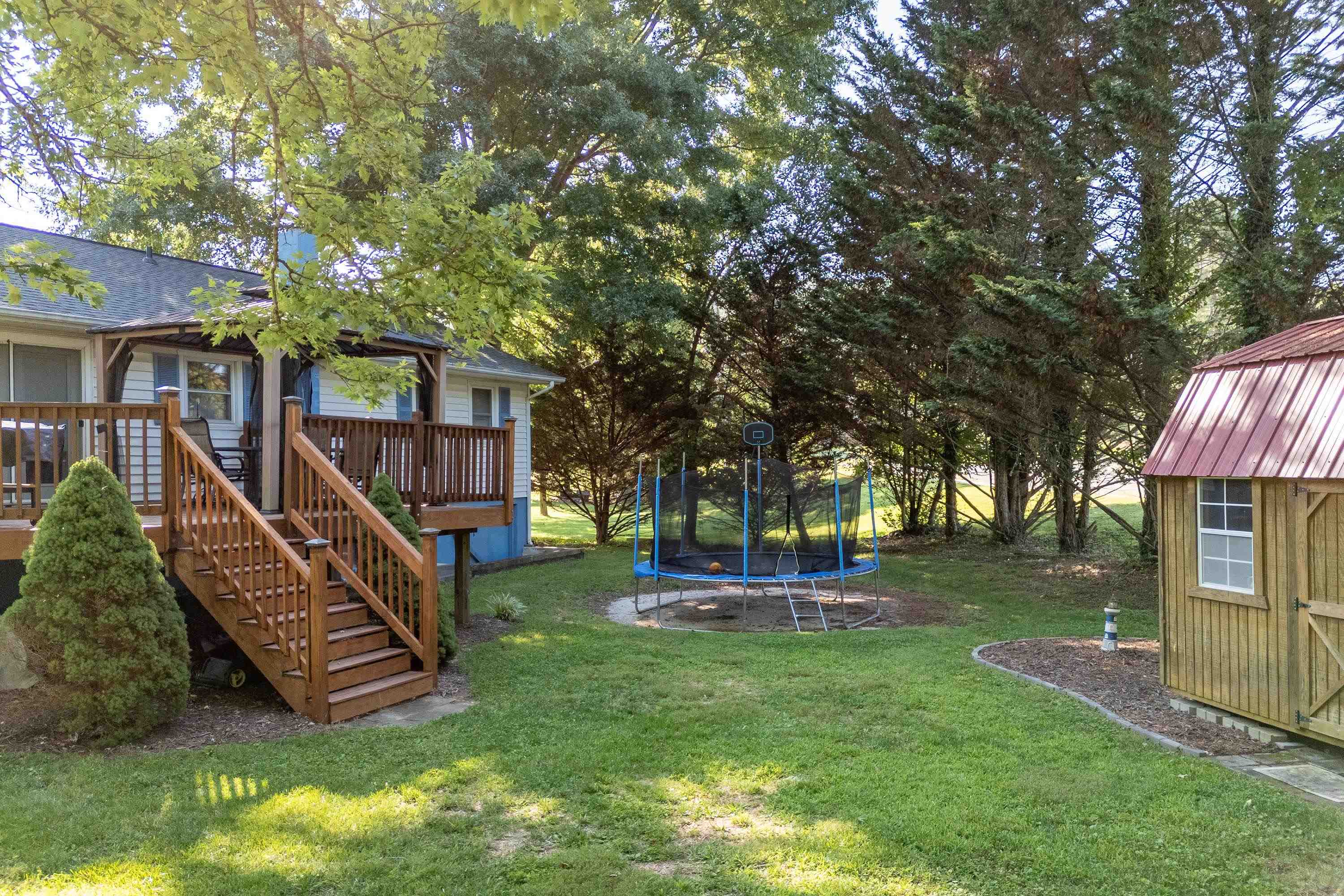 2116 Charlton Lane Radford VA 24141