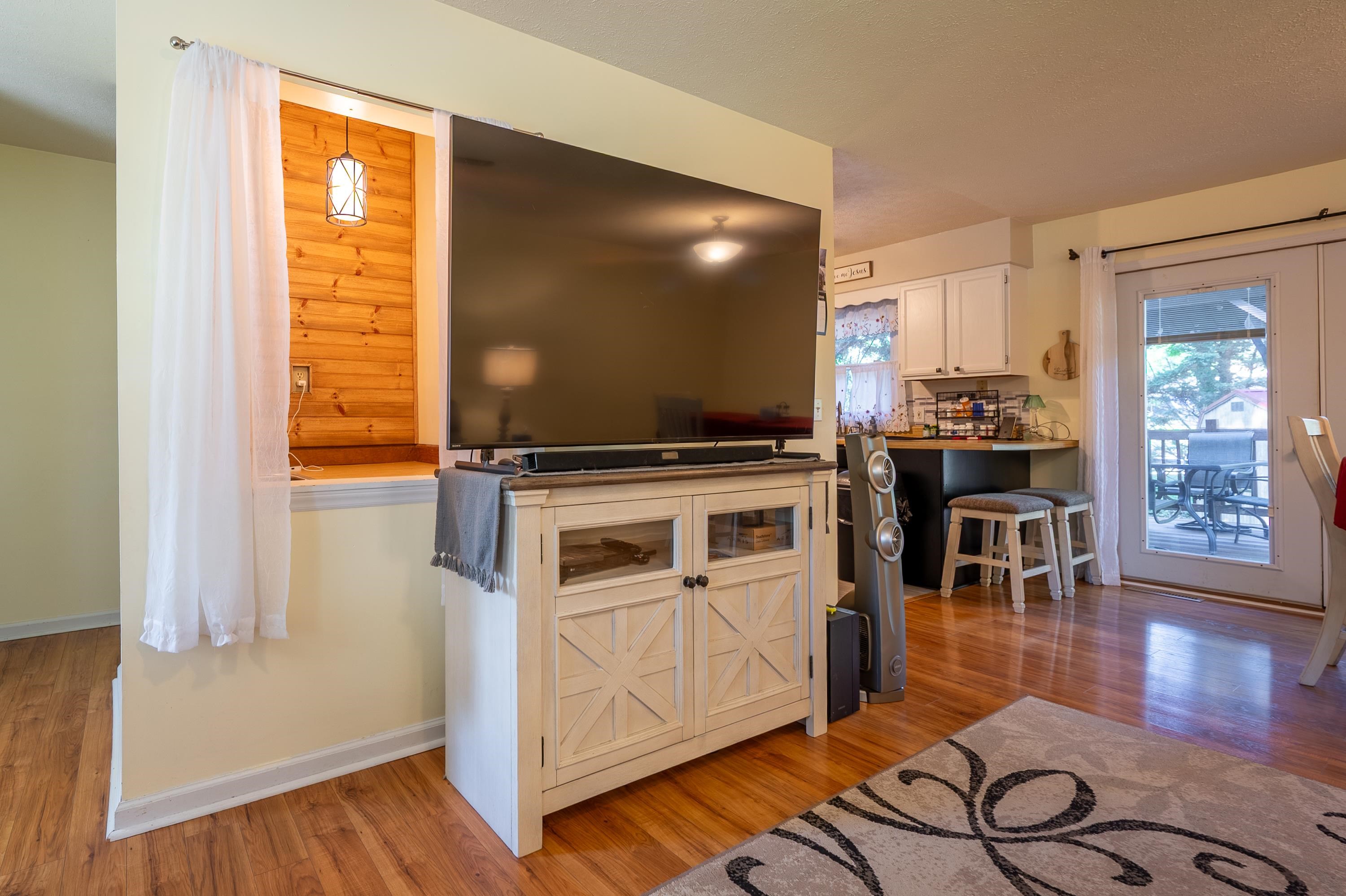 2116 Charlton Lane Radford VA 24141