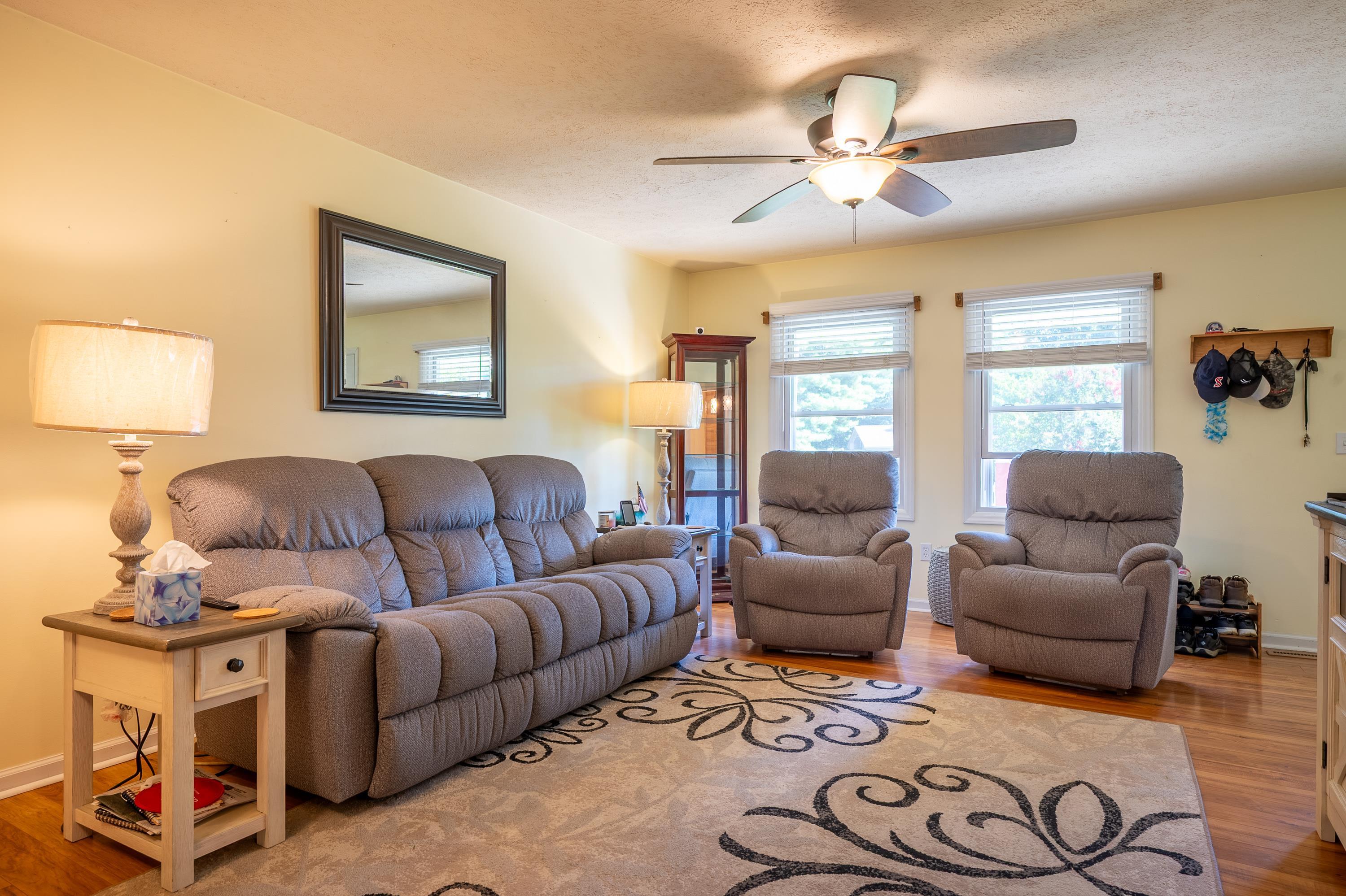 2116 Charlton Lane Radford VA 24141