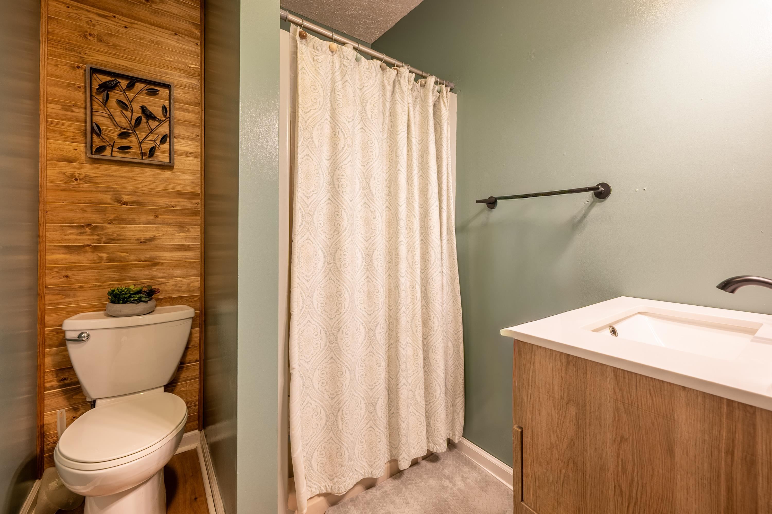 2116 Charlton Lane Radford VA 24141