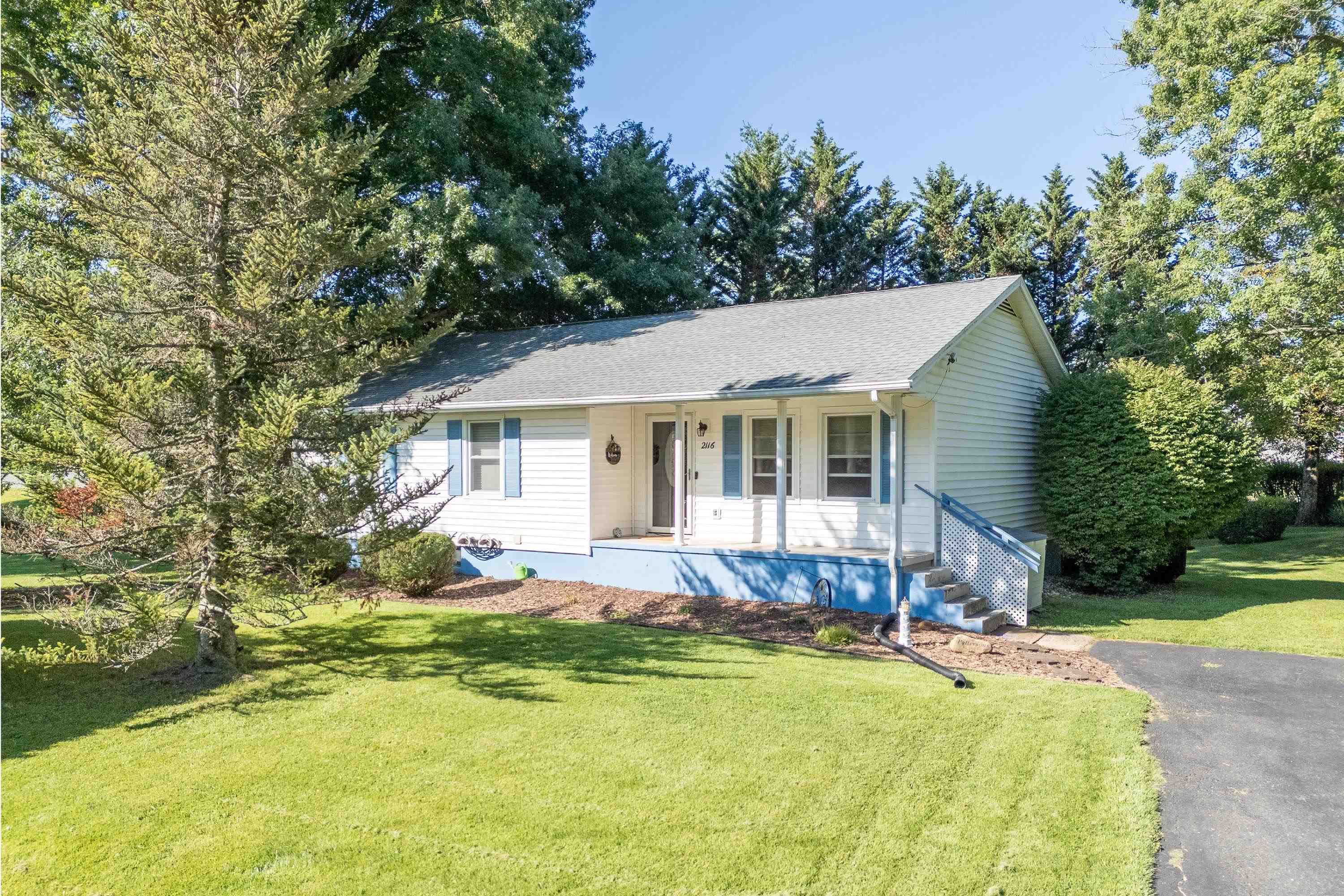 2116 Charlton Lane Radford VA 24141