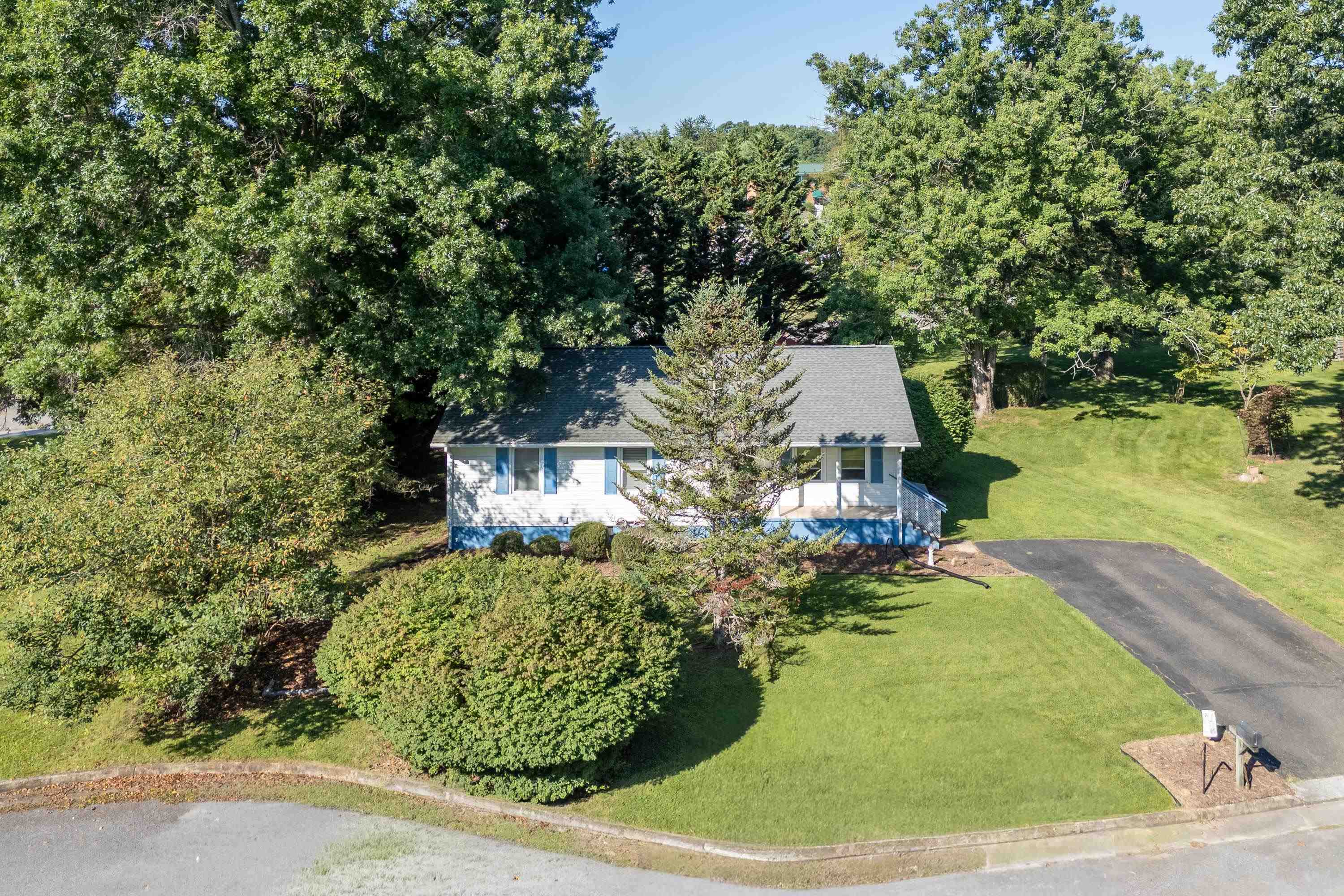 2116 Charlton Lane Radford VA 24141