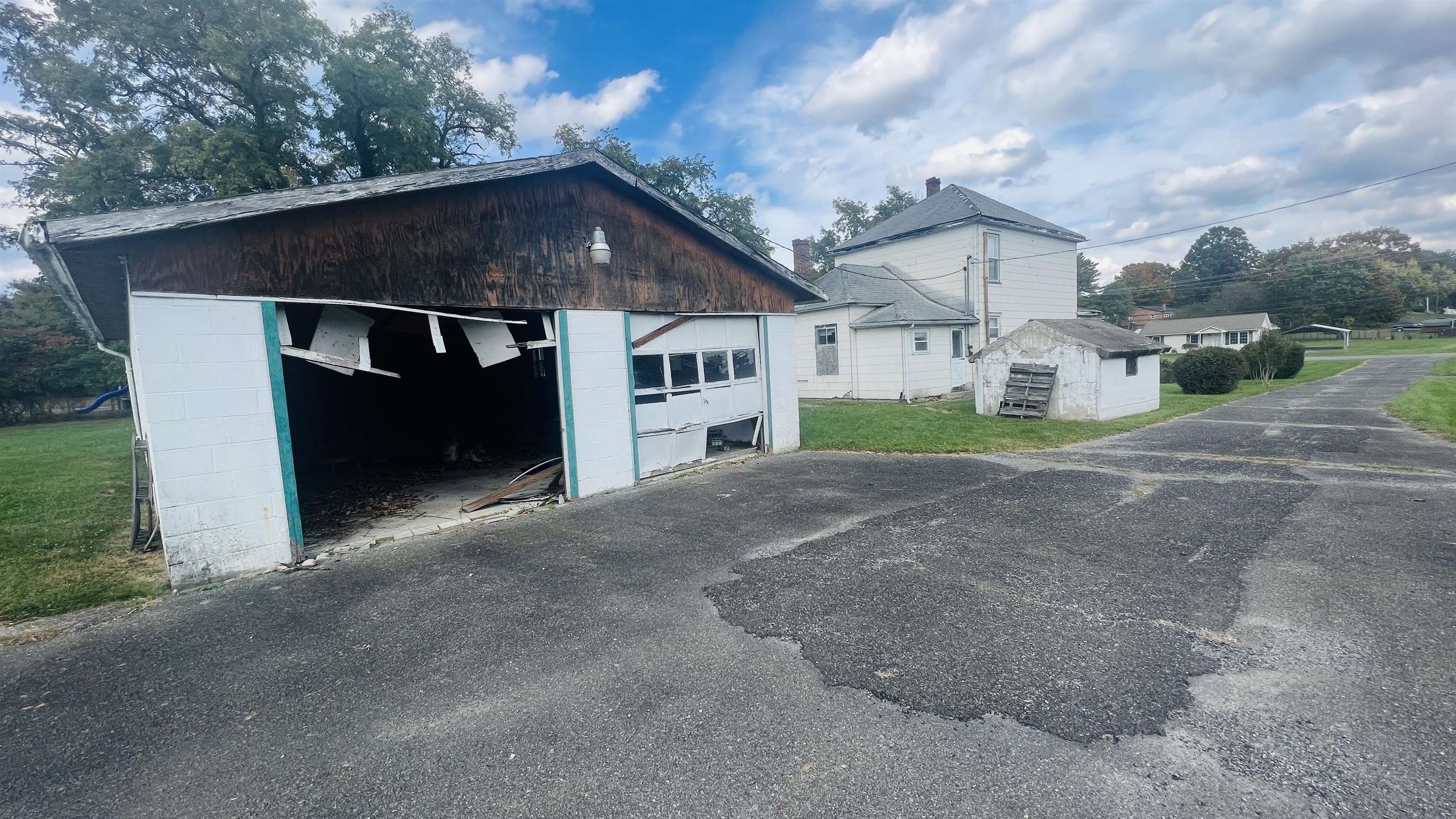 1604 Wadsworth Street Radford VA 24141