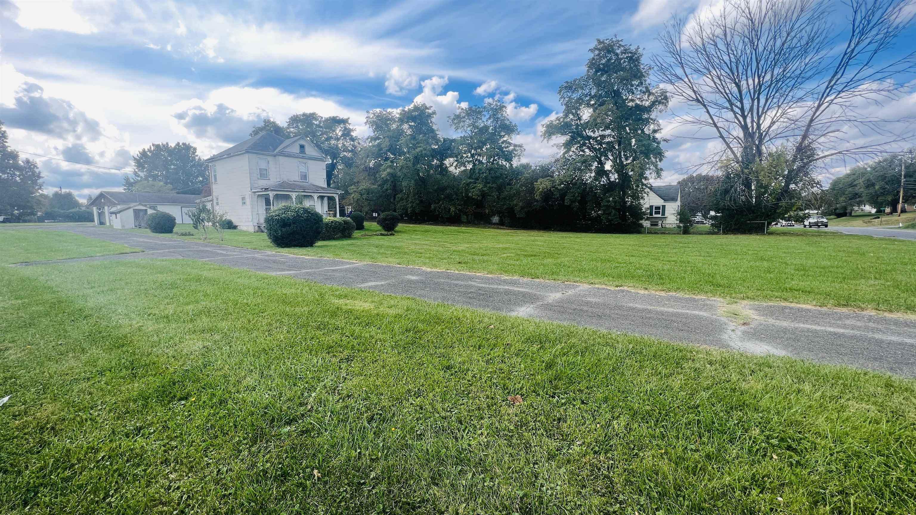 1604 Wadsworth Street Radford VA 24141