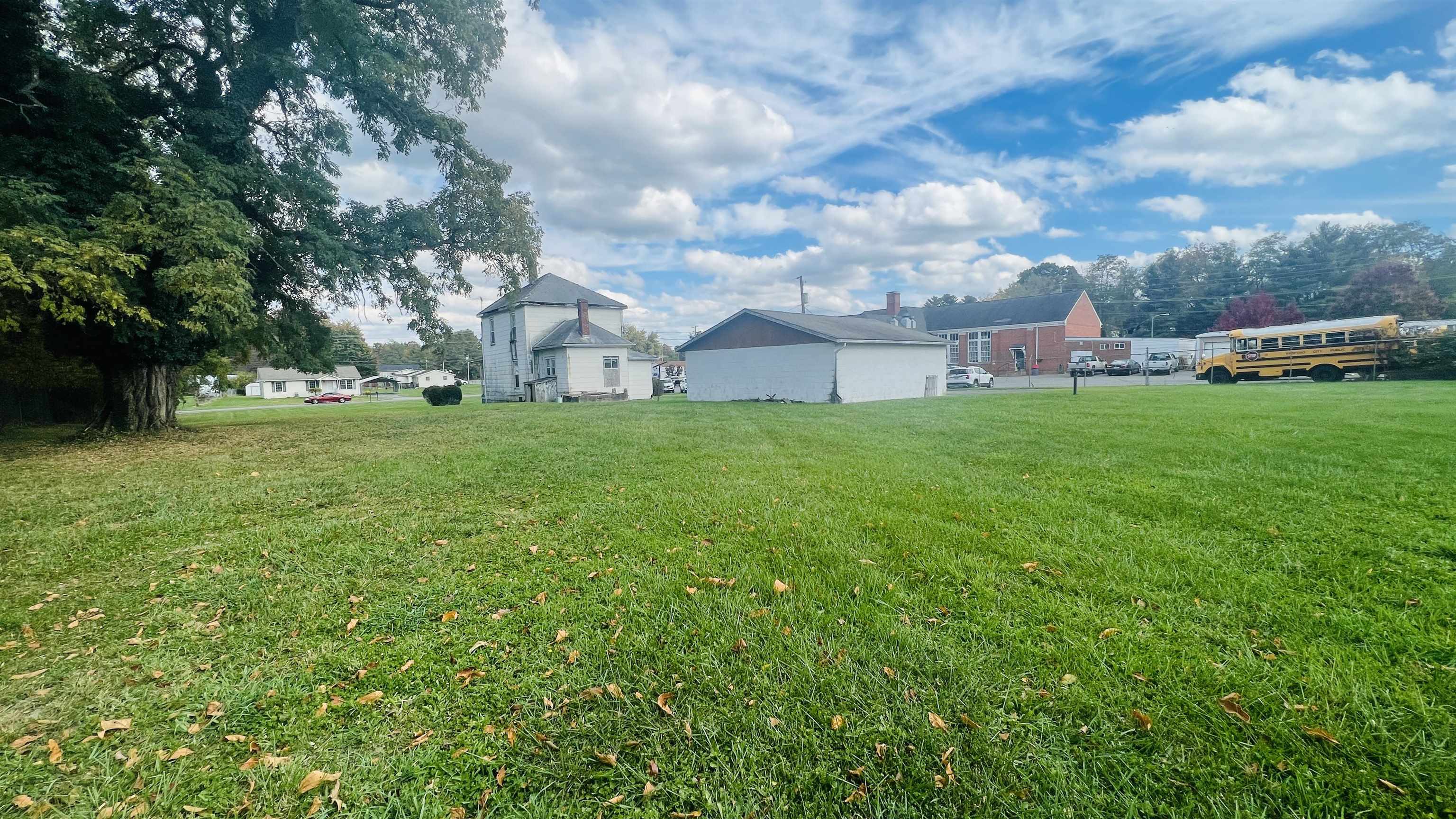 1604 Wadsworth Street Radford VA 24141