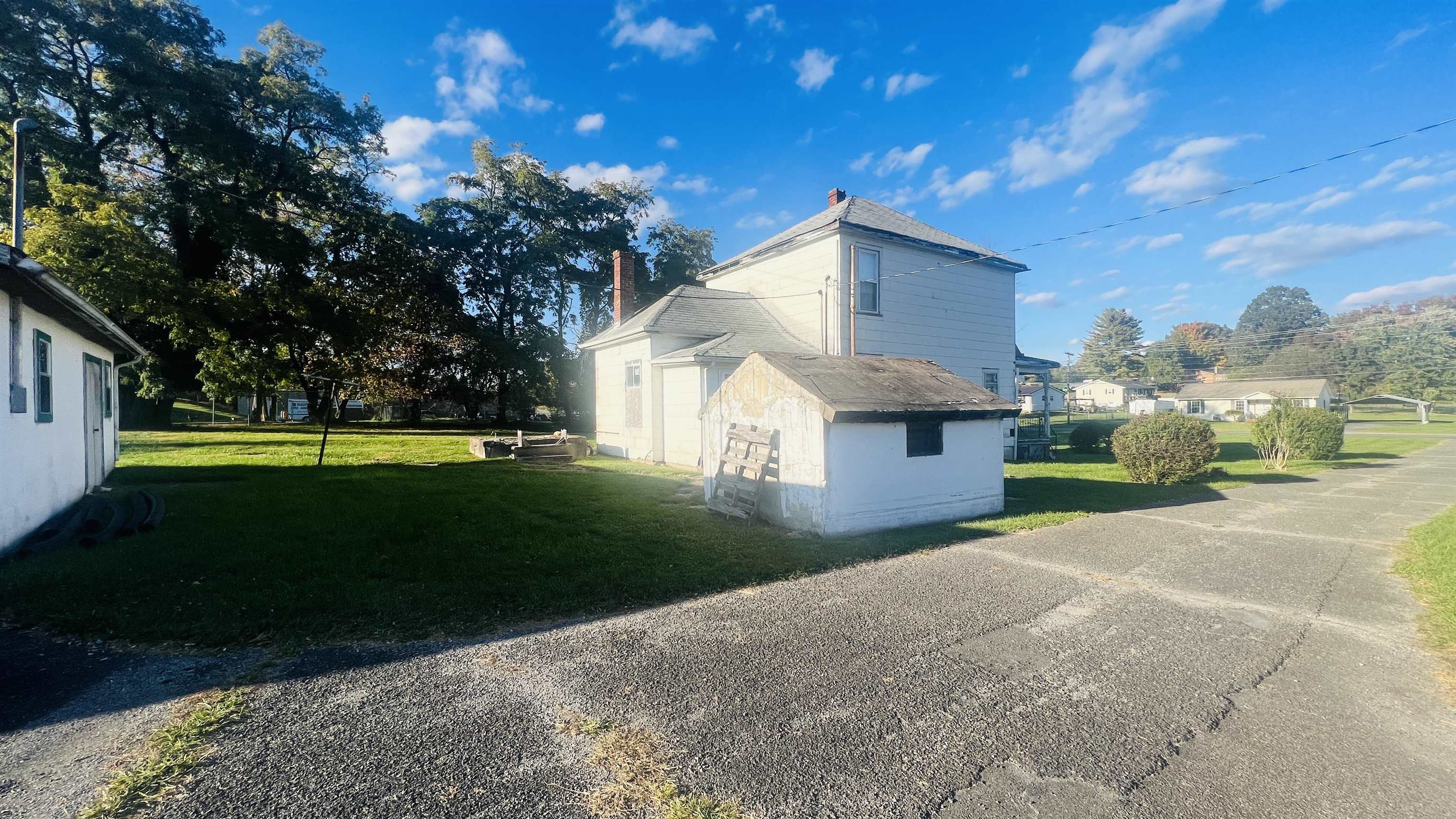 1604 Wadsworth Street Radford VA 24141