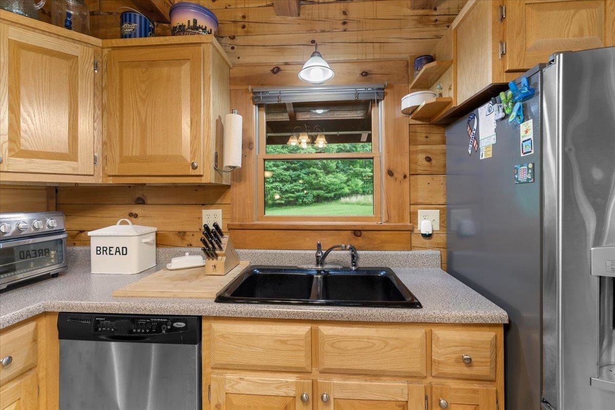 173 Cavalier Drive Hillsville VA 24343
