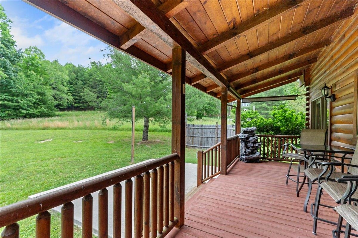 173 Cavalier Drive Hillsville VA 24343