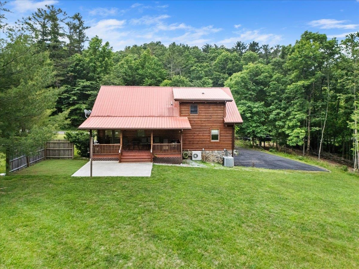 173 Cavalier Drive Hillsville VA 24343