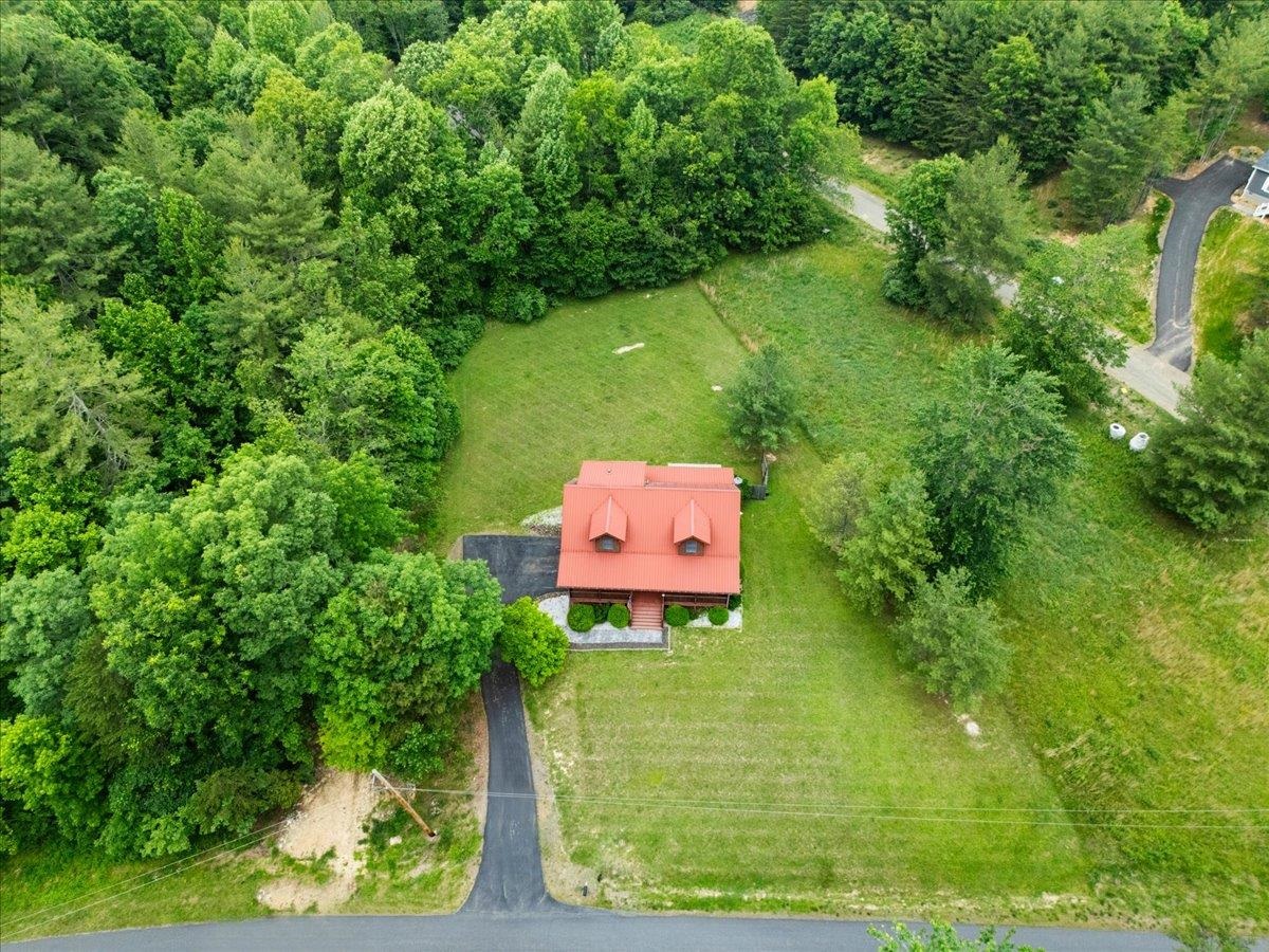 173 Cavalier Drive Hillsville VA 24343