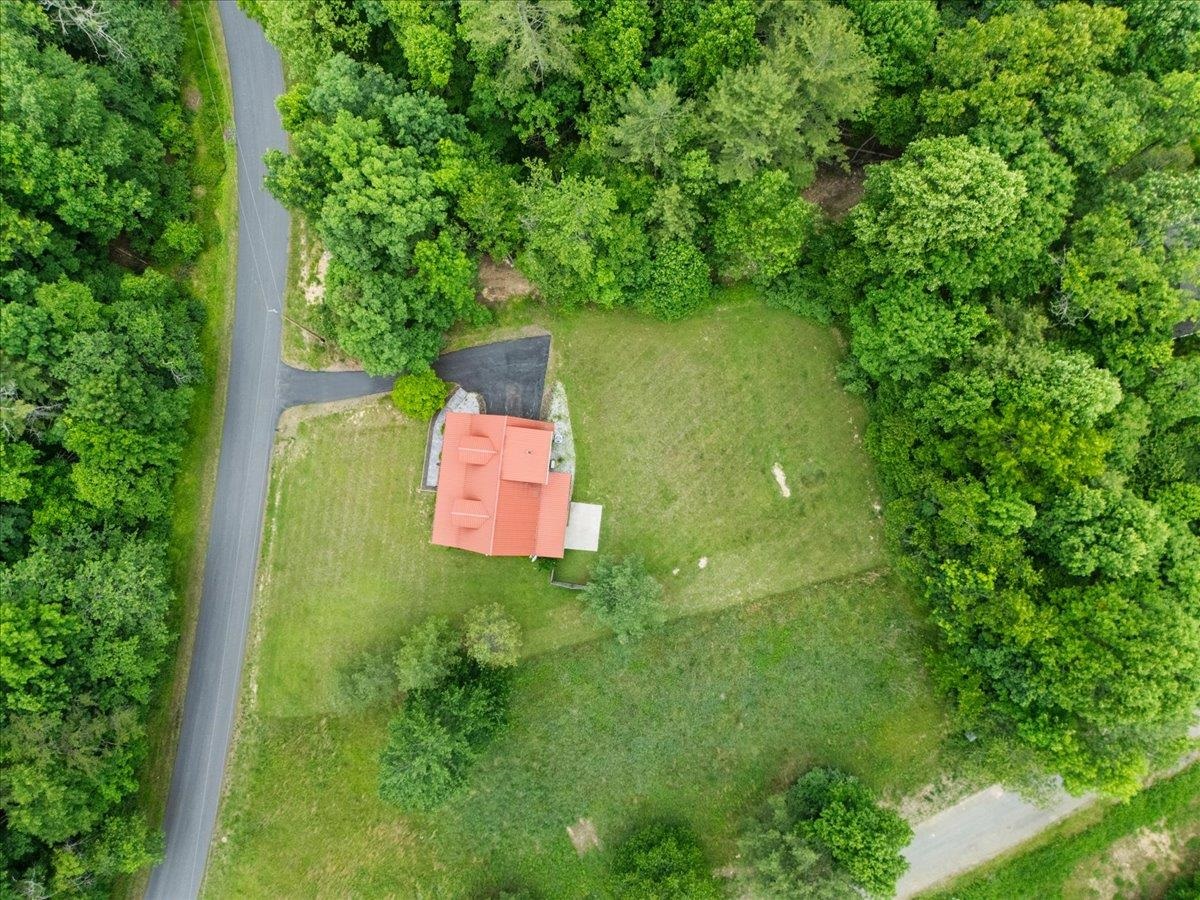 173 Cavalier Drive Hillsville VA 24343