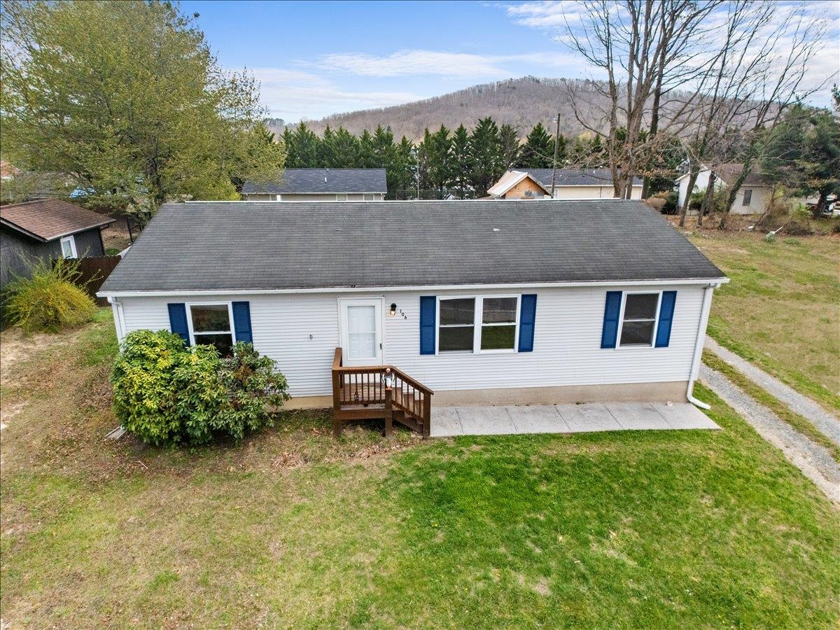 106 Point Travis Avenue Radford VA 24141