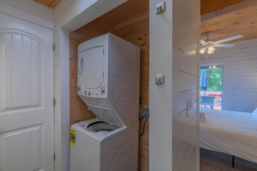 2939 Blackberry Lane Hiwassee VA 24347