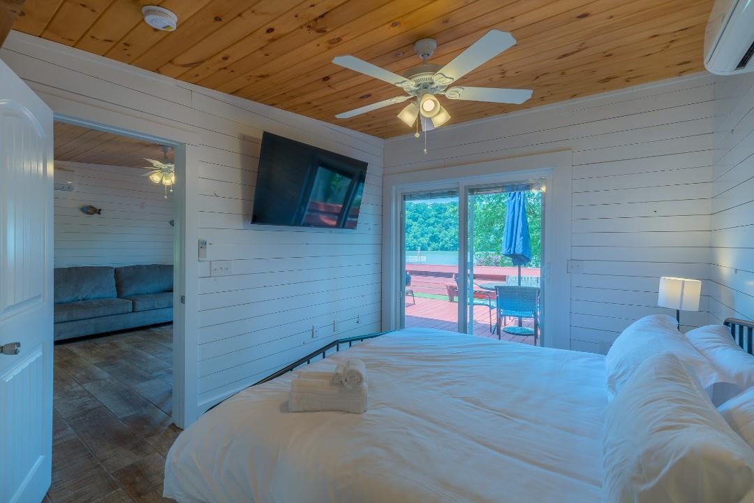 2939 Blackberry Lane Hiwassee VA 24347
