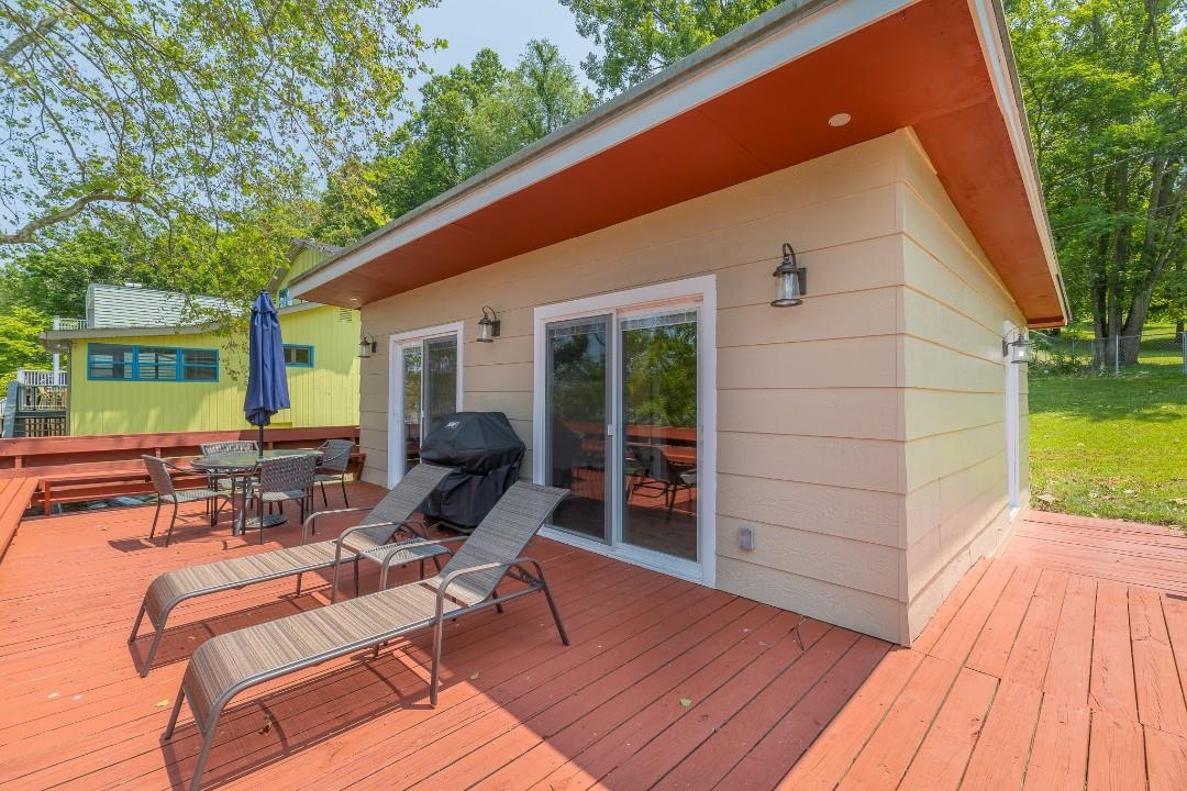 2939 Blackberry Lane Hiwassee VA 24347