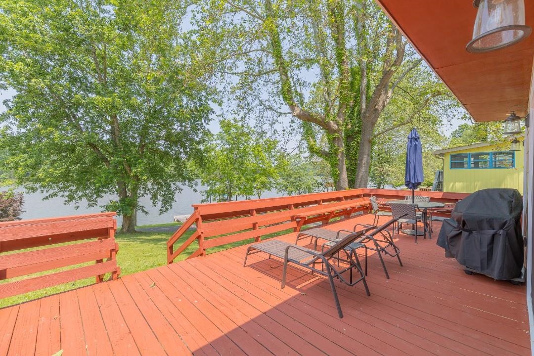 2939 Blackberry Lane Hiwassee VA 24347