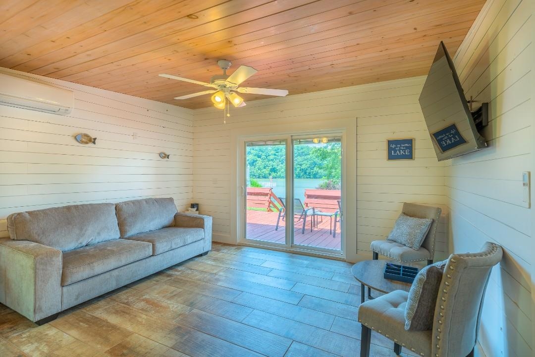 2939 Blackberry Lane Hiwassee VA 24347