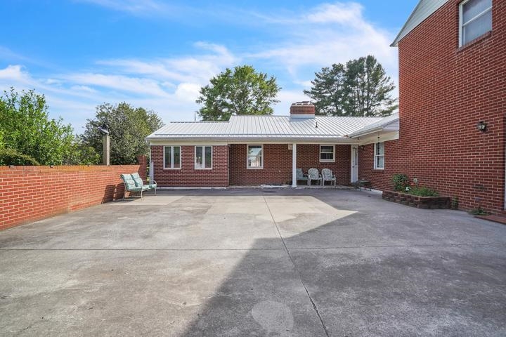 6560 NE Cleburne Boulevard NE Dublin VA 24084