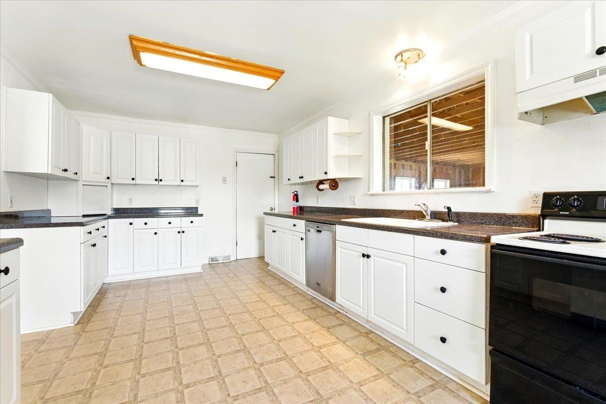 2351 Reese Mountain Road Elliston VA 24087