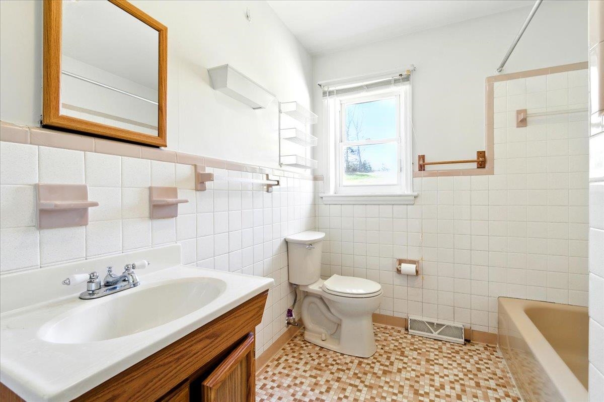 2351 Reese Mountain Road Elliston VA 24087