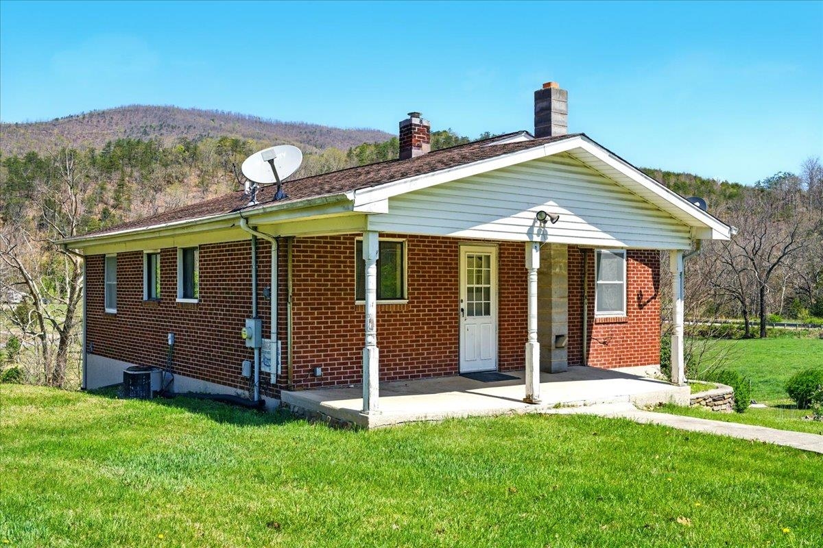 2351 Reese Mountain Road Elliston VA 24087