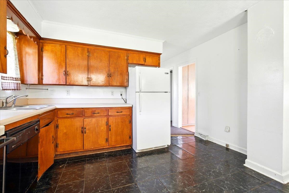 2351 Reese Mountain Road Elliston VA 24087