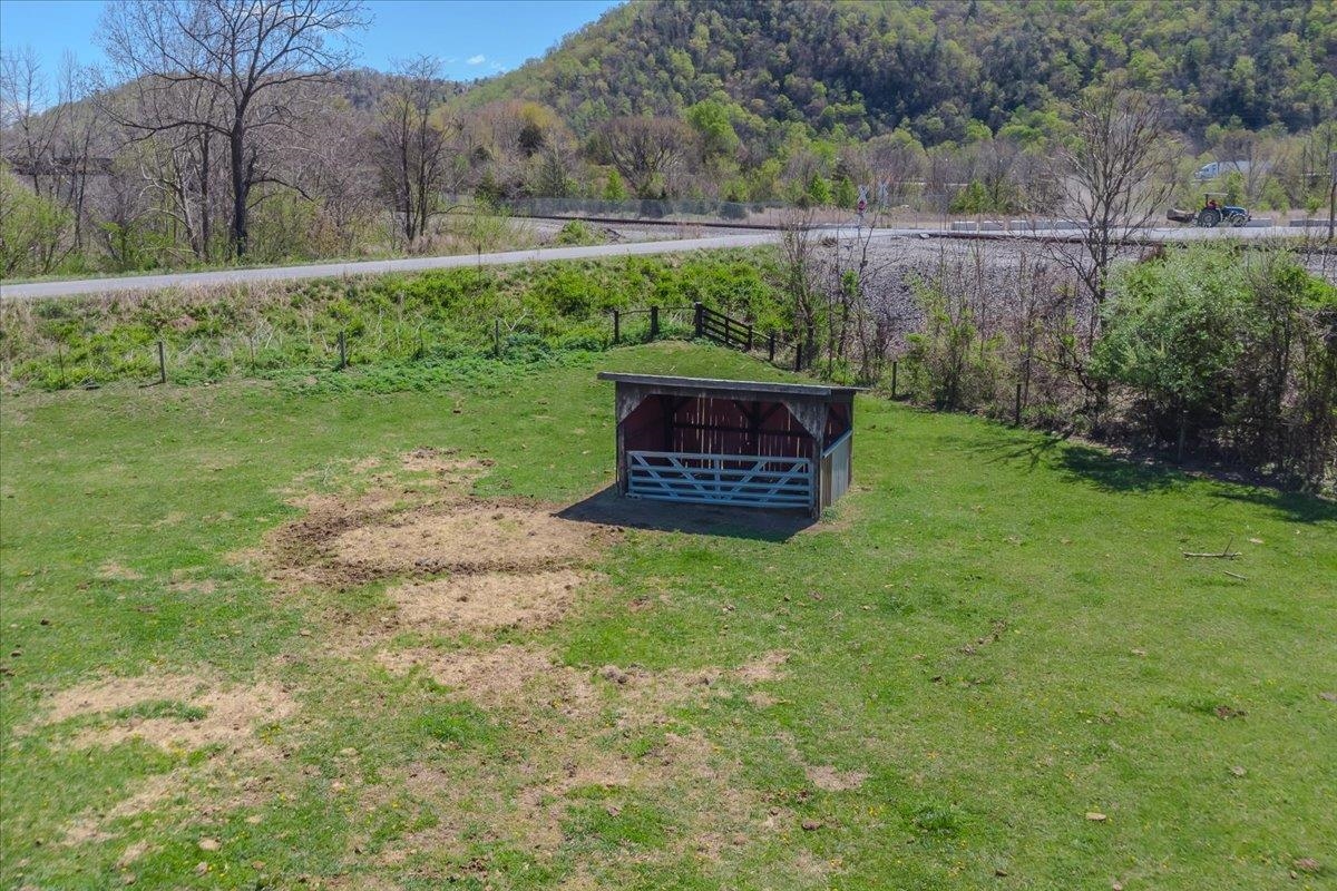 2351 Reese Mountain Road Elliston VA 24087