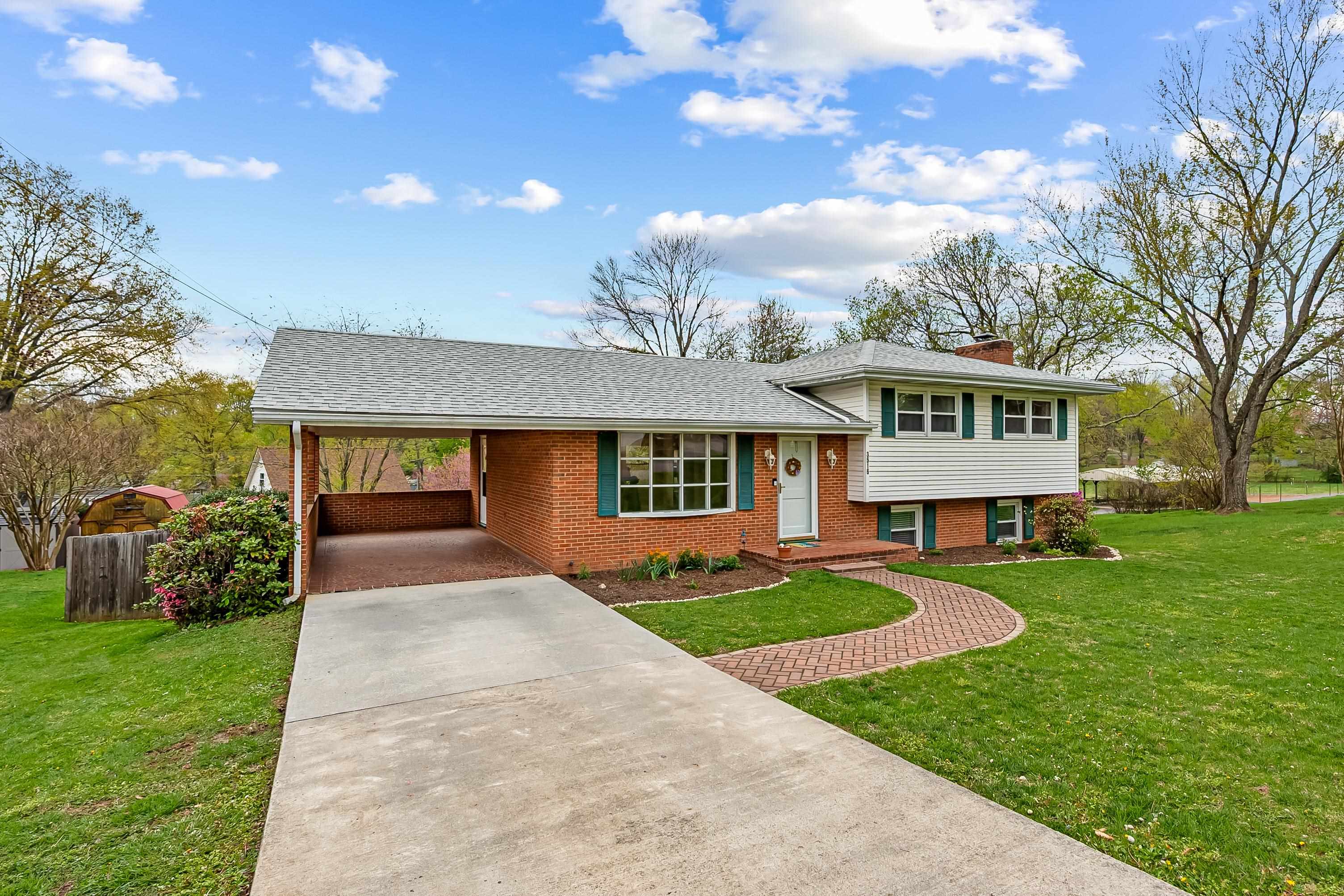 3516 Greencliff Road Roanoke VA 24018