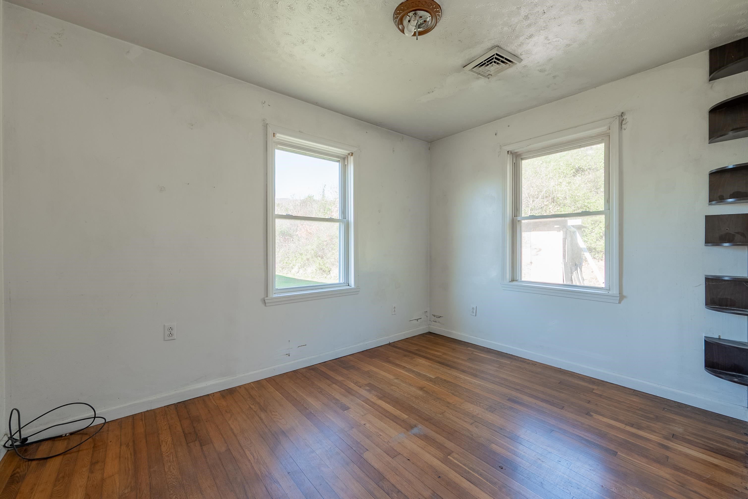 303 Fairview Street Narrows VA 24124