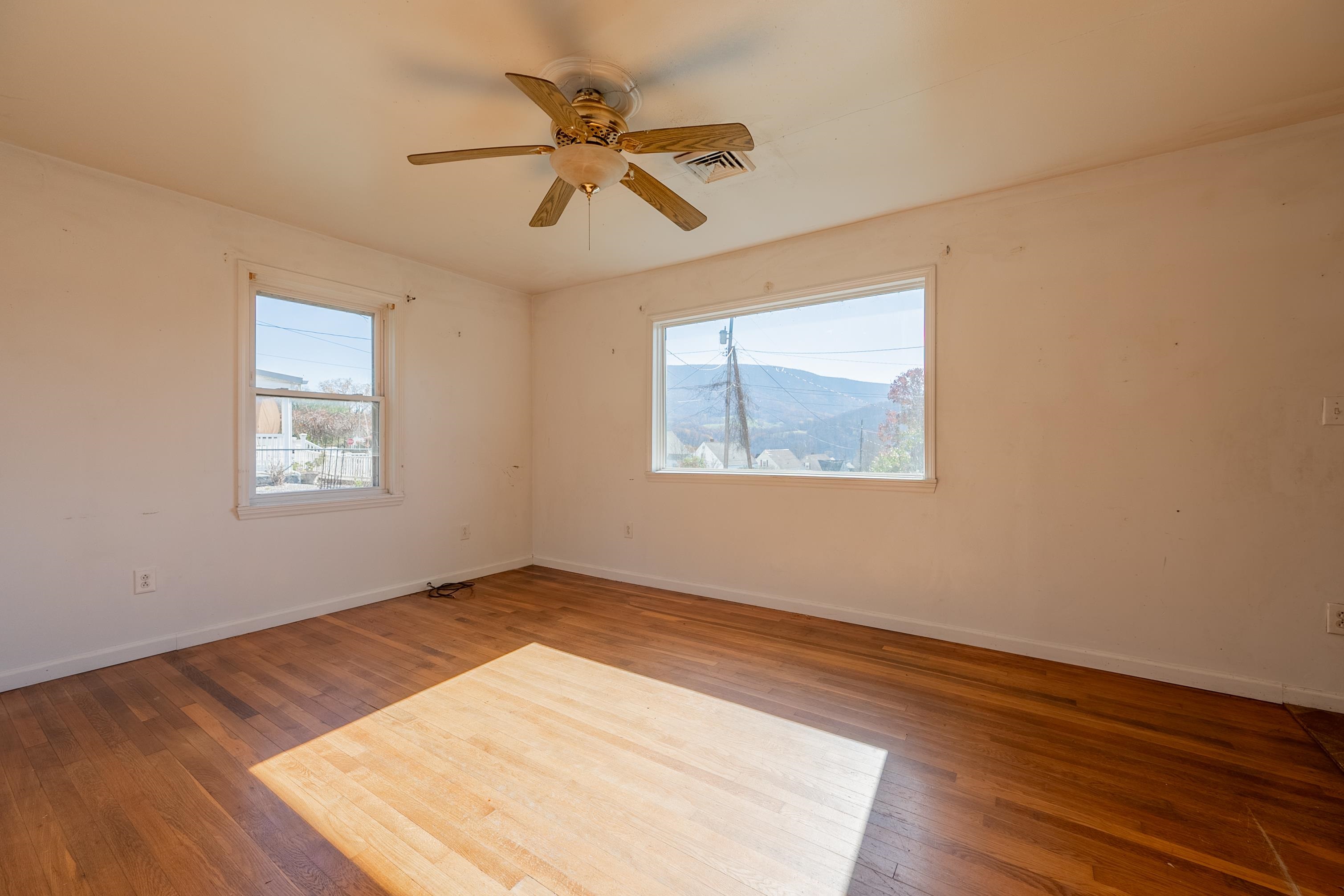 303 Fairview Street Narrows VA 24124