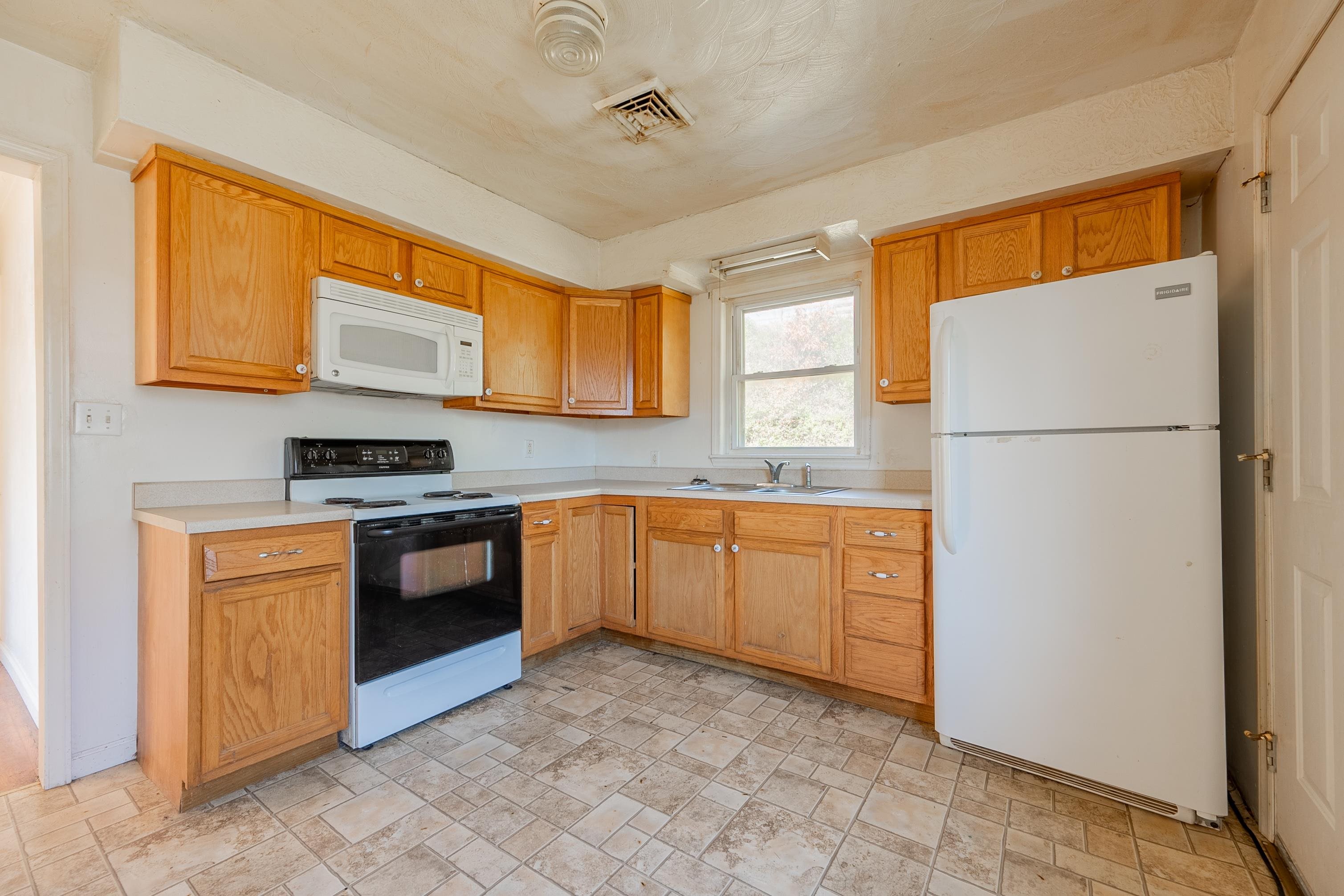 303 Fairview Street Narrows VA 24124