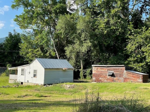 906 College Street Narrows VA 24124